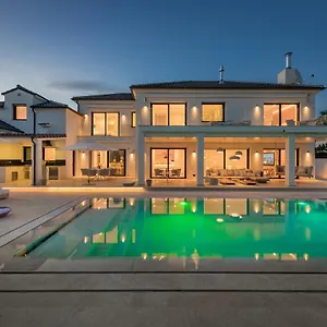 O Villa